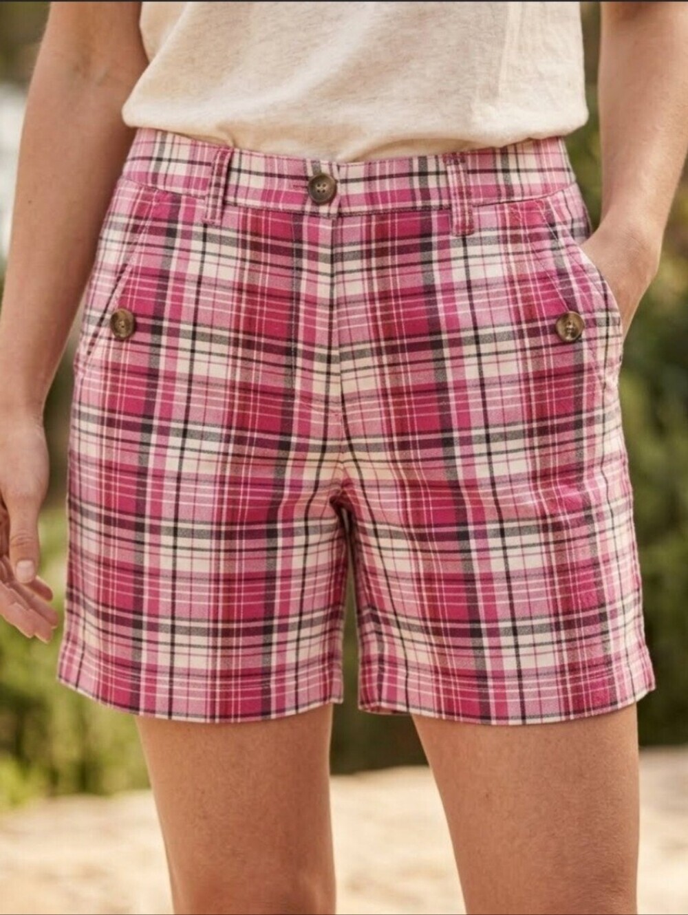 GH Bass Womens Plaid Shorts Size 8 Pink White Black Mid Rise Flat Front Casual